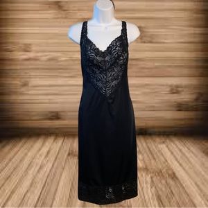 Vintage Vanity Fair Black Slip Women 40 Lace Negligée Night Gown
